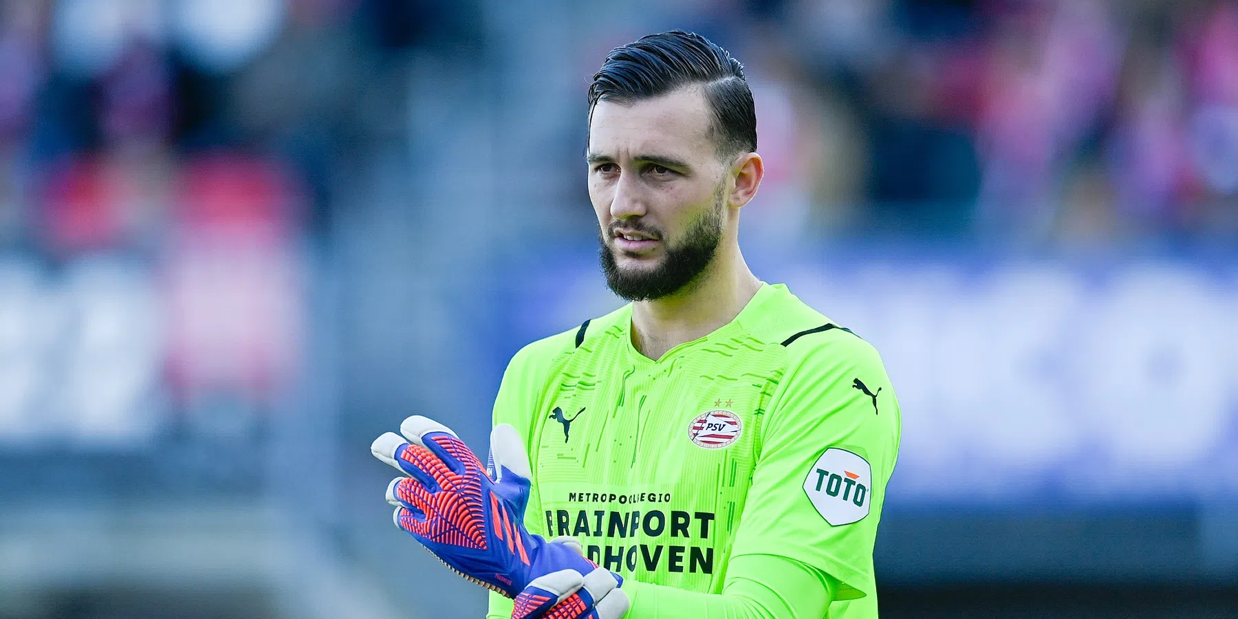 Drommel op huurbasis van PSV naar Sparta: strijd met Bednarek | VoetbalNieuws