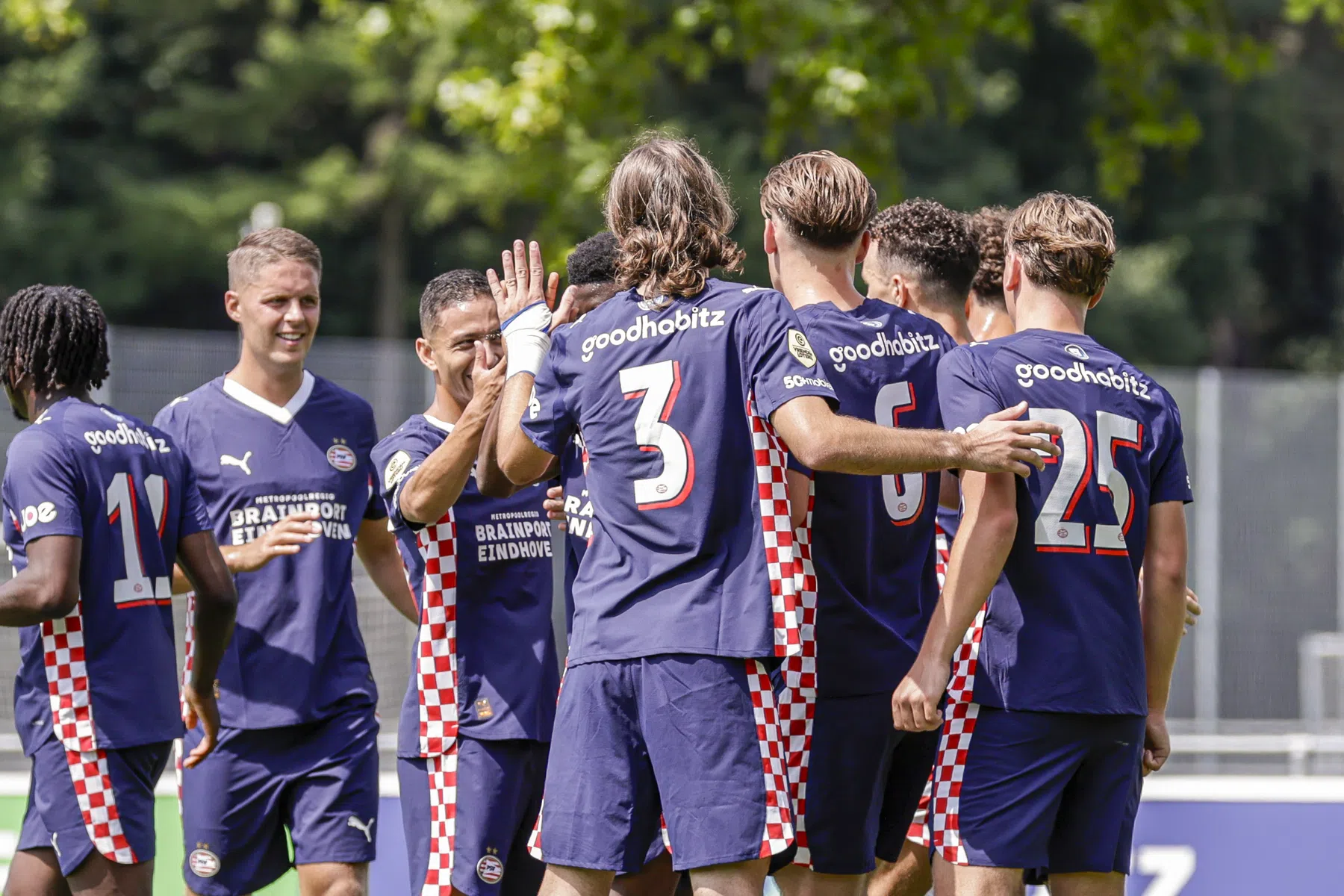 PSV wint oefenduel van Elversberg, Dest geblesseerd | VN