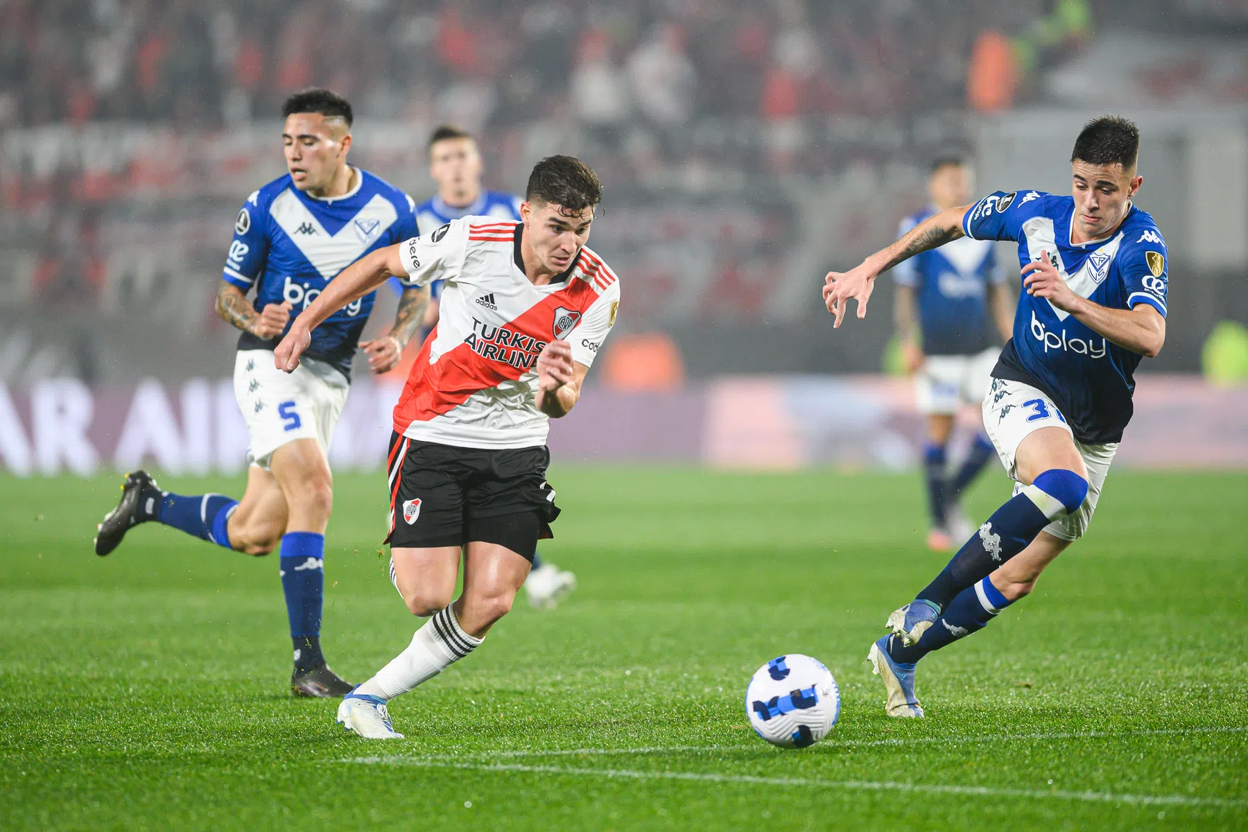 Feyenoord wil Valentín Gómez halen, ook bij Hancko-blijf | VoetbalNieuws