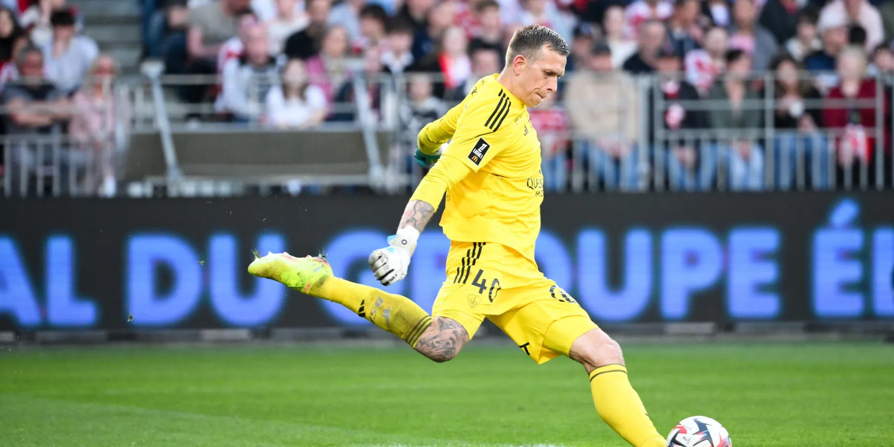 Bizot spreekt zich uit na transfer: dit zegt de nieuwe doelman van Aston Villa