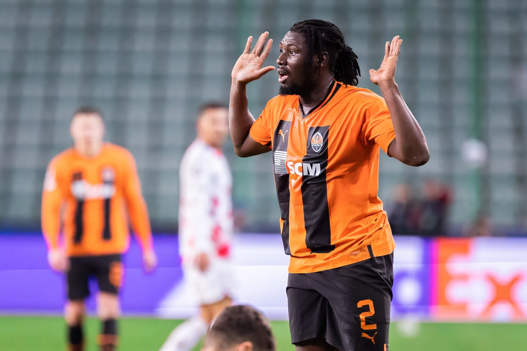 Antwerp wil Traoré terughalen: Overmars hoopt op hereniging | VoetbalNieuws