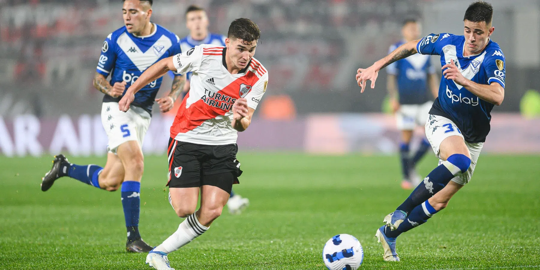 'Feyenoord ziet transfer van Hancko-opvolger gekaapt worden'