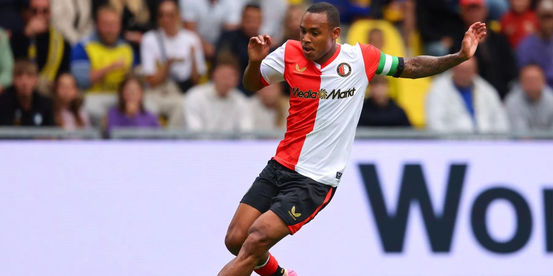 Leeds doet nieuw bod op Paixão, Feyenoord wacht | VoetbalNieuws