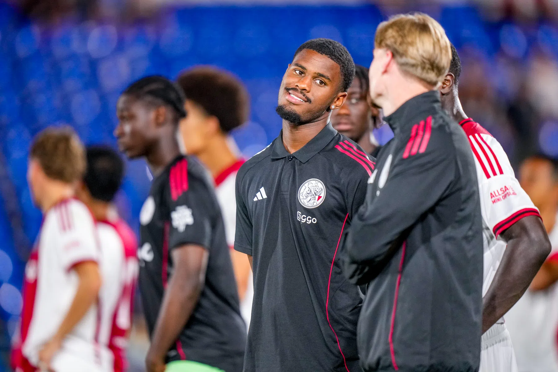 Chelsea dicht bij akkoord met Ajax over Jorrel Hato | VoetbalNieuws