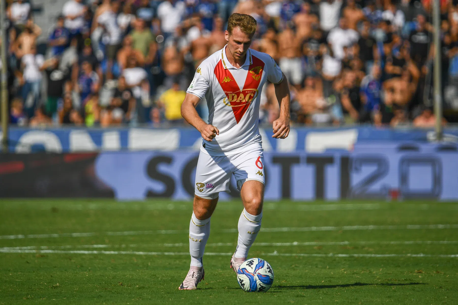 Bari staakt trainingskamp na overlijden zoontje Verreth | VoetbalNieuws