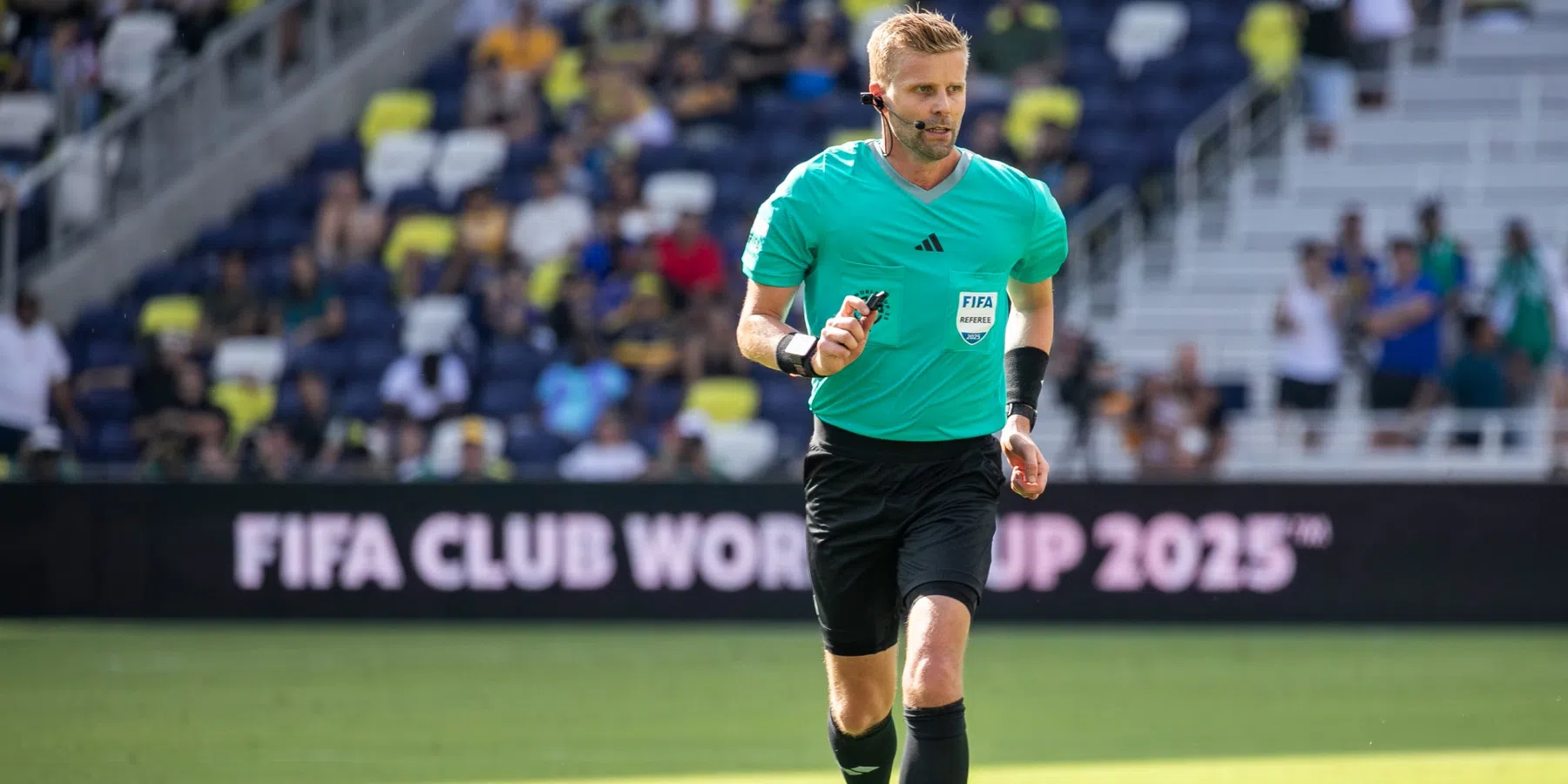 Deze arbiter heeft de leiding over Feyenoord - Fenerbahçe in de Champions League