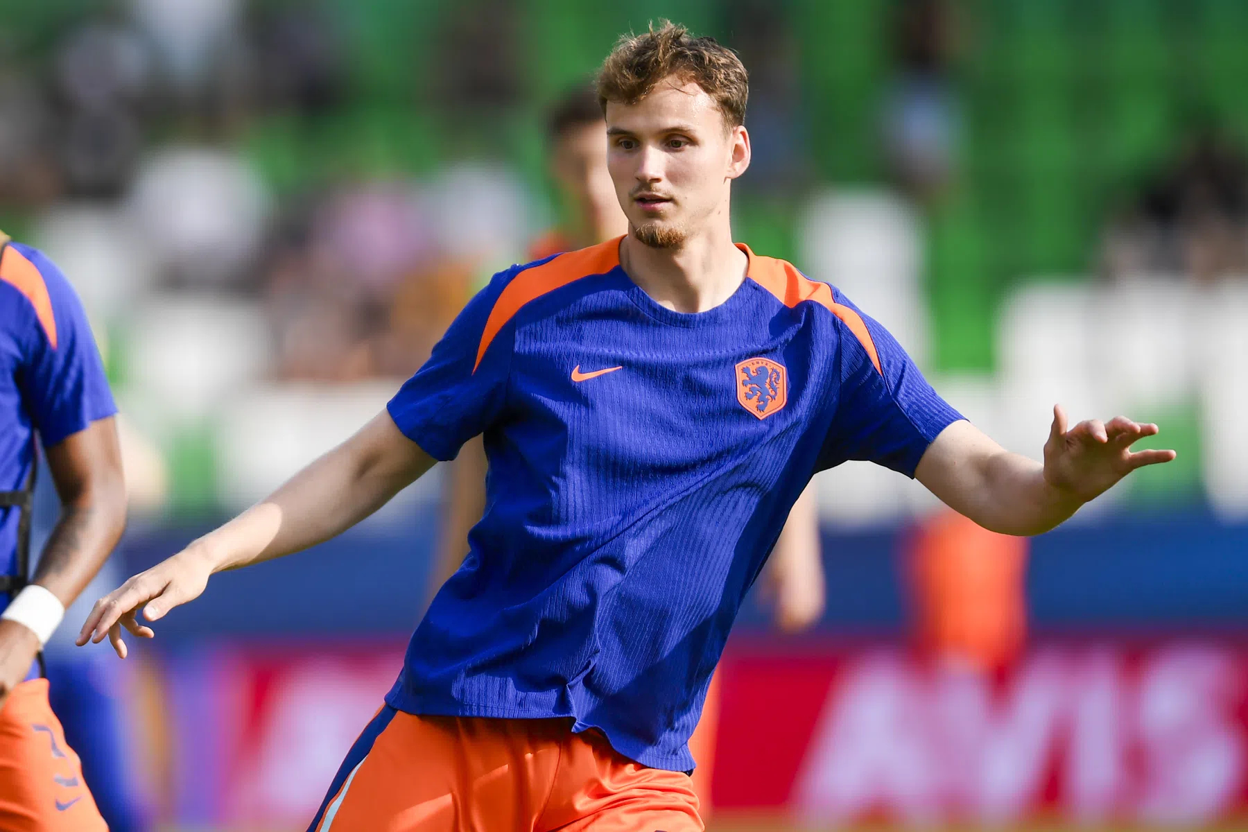 FC Köln mengt zich in strijd om Rav van den Berg | VoetbalNieuws