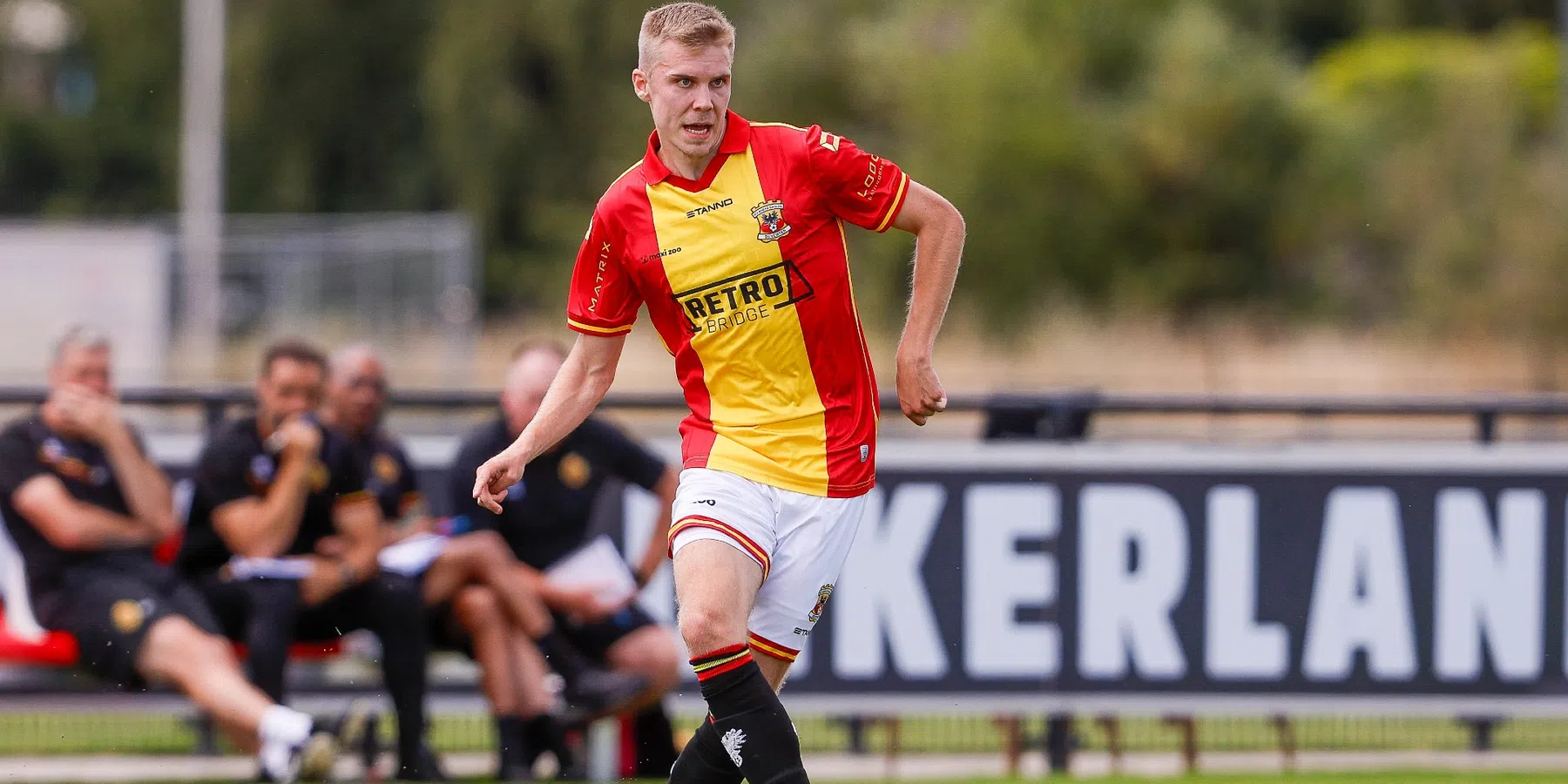 'Go Ahead Eagles ziet smaakmaker daags voor Johan Cruijff Schaal vertrekken'