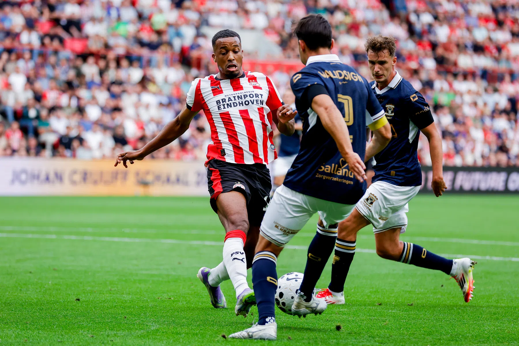 PSV wint Johan Cruijff Schaal na ommekeer tegen Go Ahead | VN