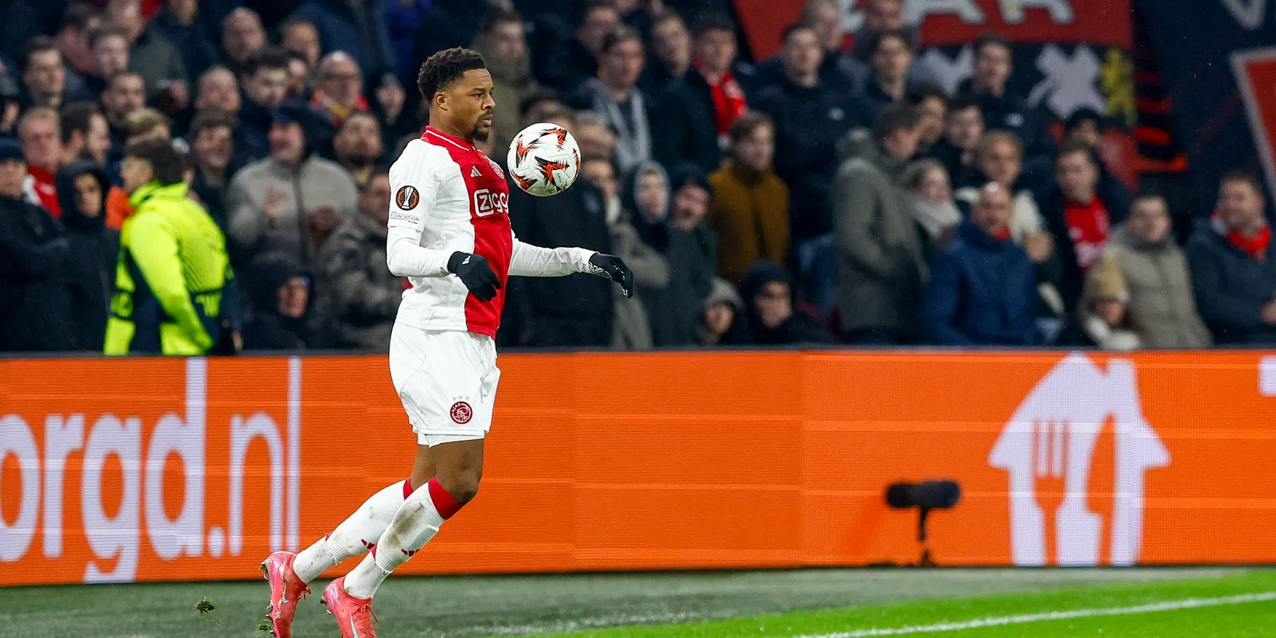 Middlesbrough wil Akpom overnemen van Ajax