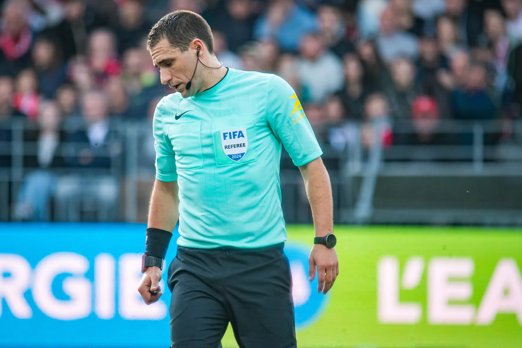 Fransman Bastien Dechepy fluit AZ - Vaduz | VoetbalNieuws