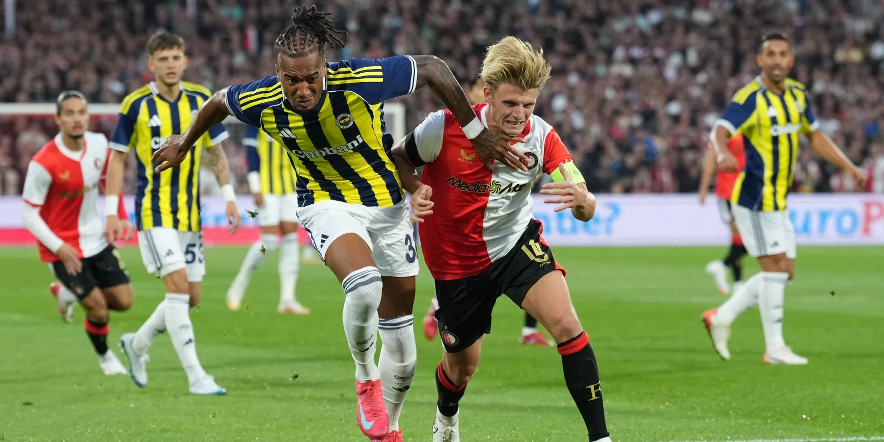 Waar en hoe laat kijk je Fenerbahçe - Feyenoord?