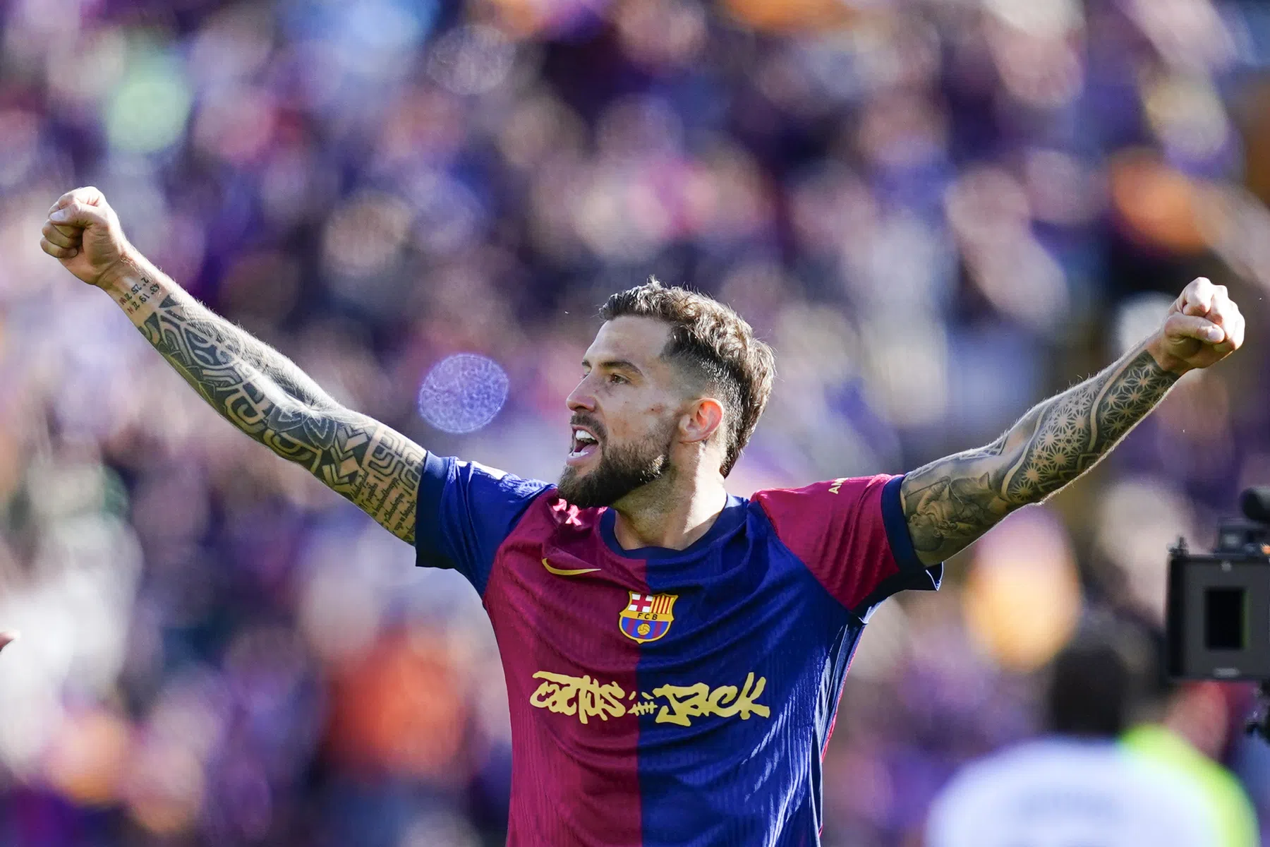 Iñigo Martínez verlaat Barcelona en tekent bij Al Nassr | VoetbalNieuws