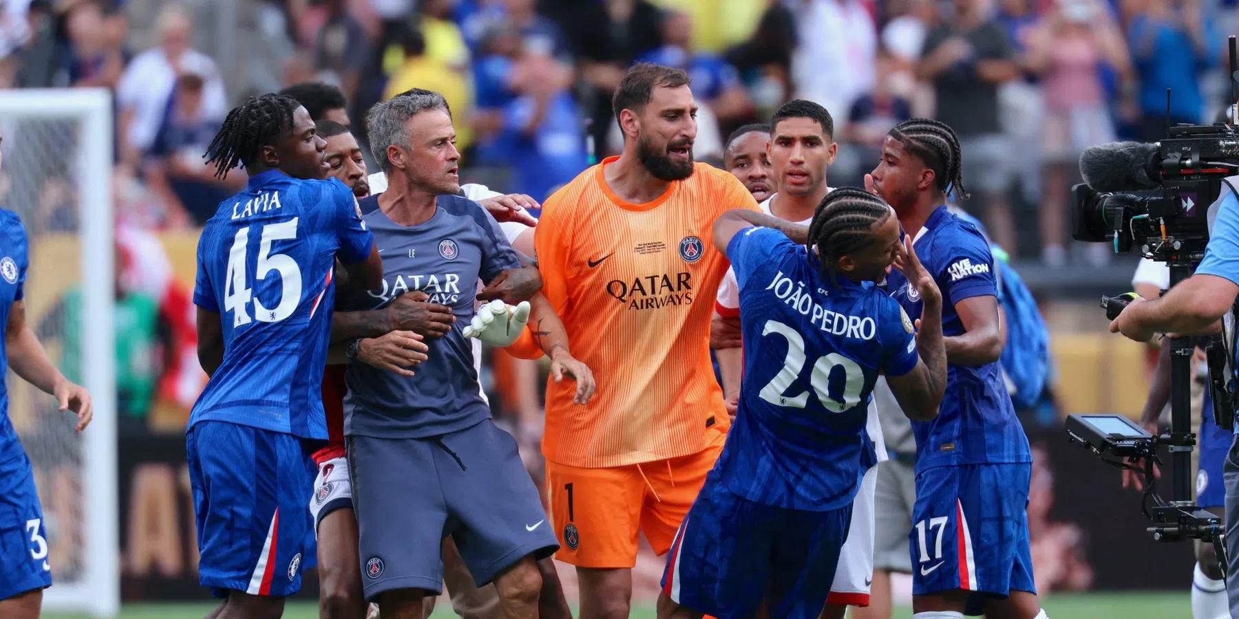 Dit speelt er allemaal tussen PSG en Donnarumma