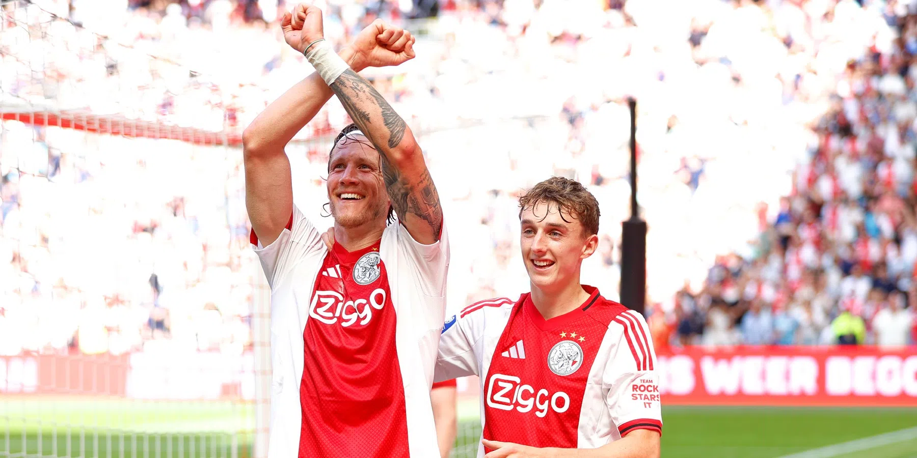 Kranten: 'Niveau meters onder NAP', 'Ajax kroop door het oog van de naald'