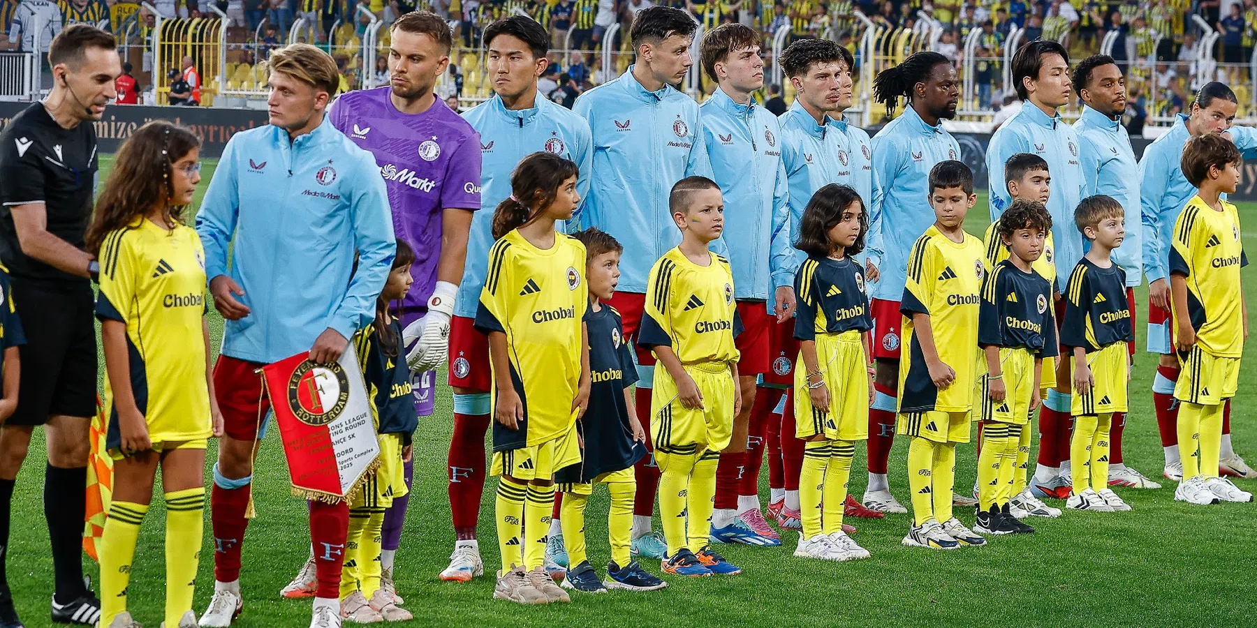 Kritiek op Feyenoord na eerste helft tegen Fenerbahçe: 'Net als kinderen'