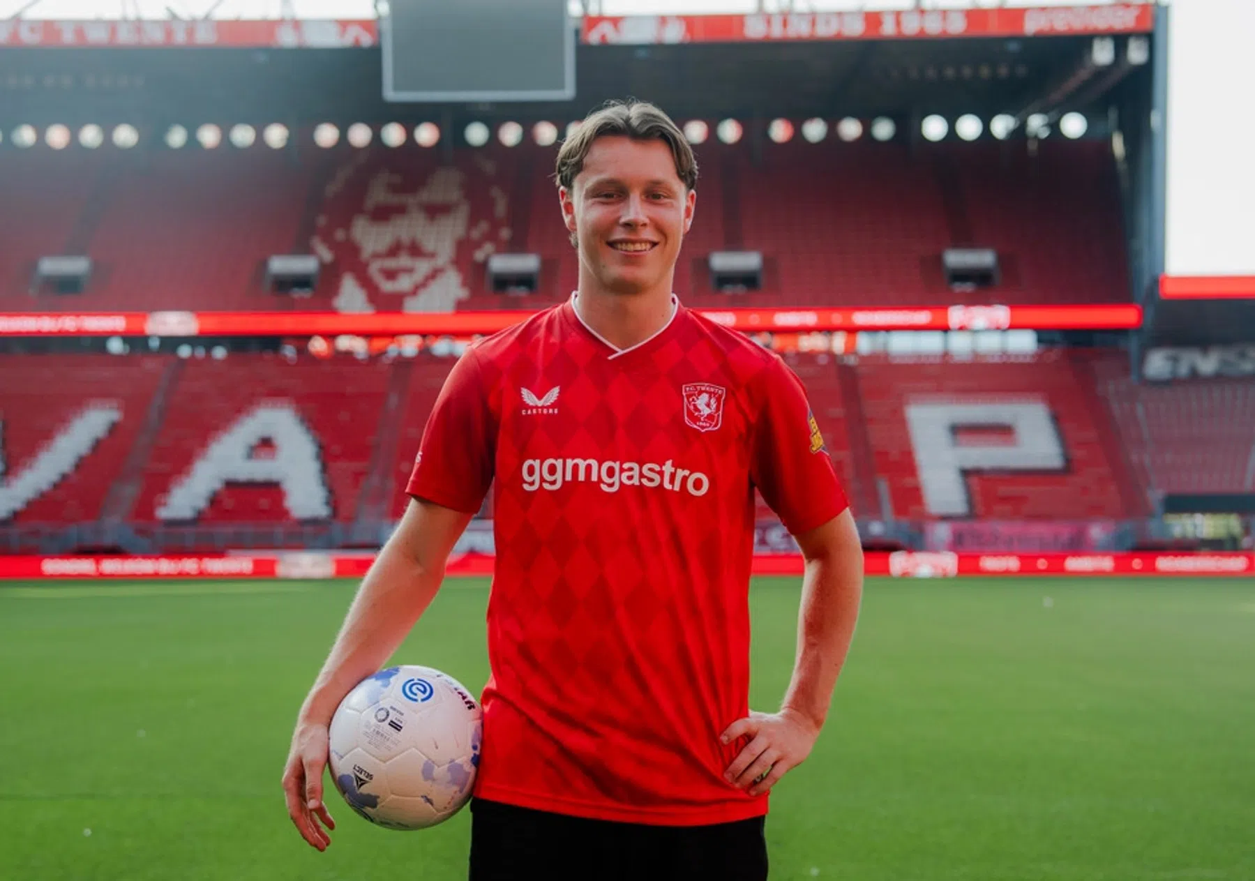 FC Twente strikt Sondre Ørjasæter voor recordbedrag tot 2029 | VoetbalNieuws