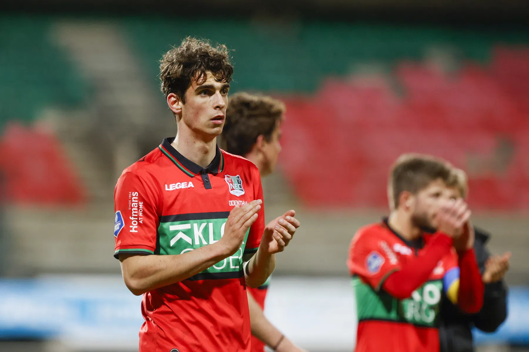 PSV geïnteresseerd in verdediger Cas Odenthal van Sassuolo | VoetbalNieuws