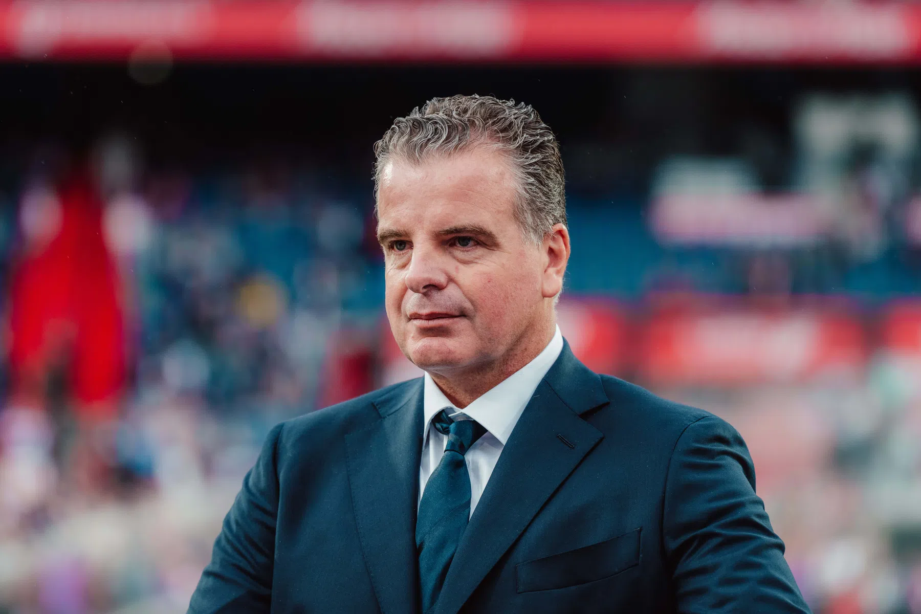 Top 5: deze Eredivisie-clubs verdienen én spenderen het meest | VoetbalNieuws