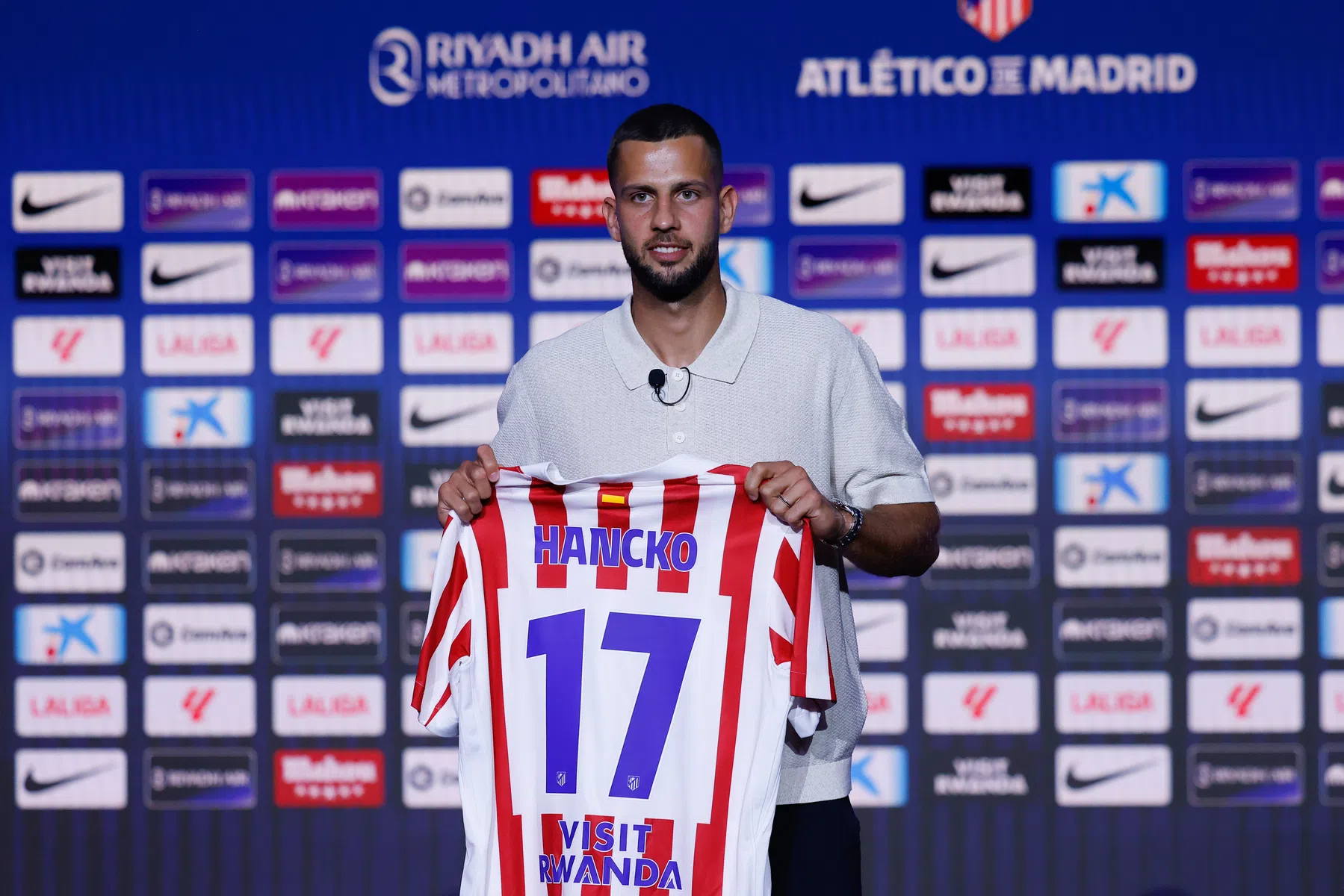 Hancko van Al Nassr-soap naar Atlético Madrid-transfer | VoetbalNieuws