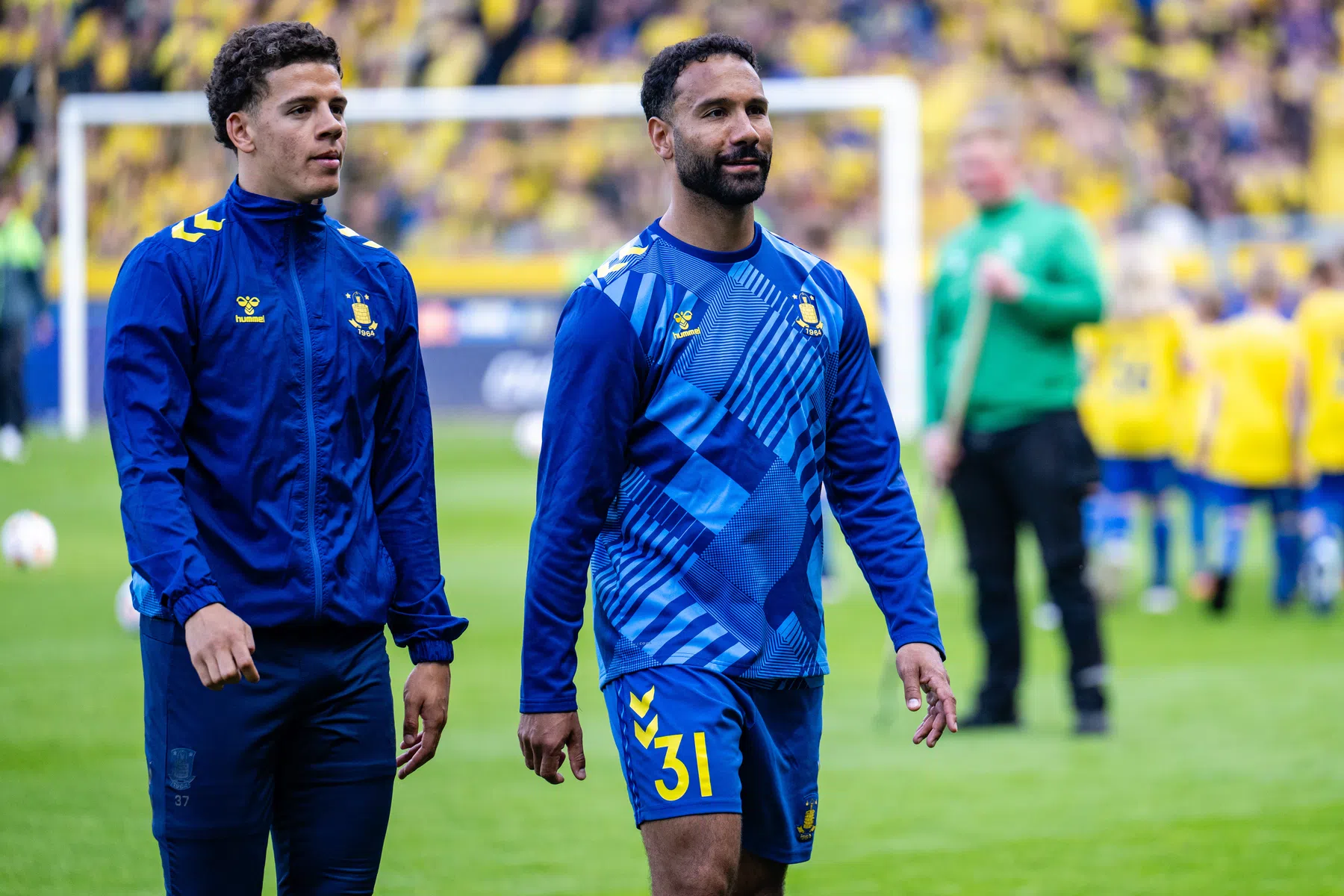 Klaiber deelt scheidsrechter gele kaart uit tijdens Brøndby-zege | VoetbalNieuws