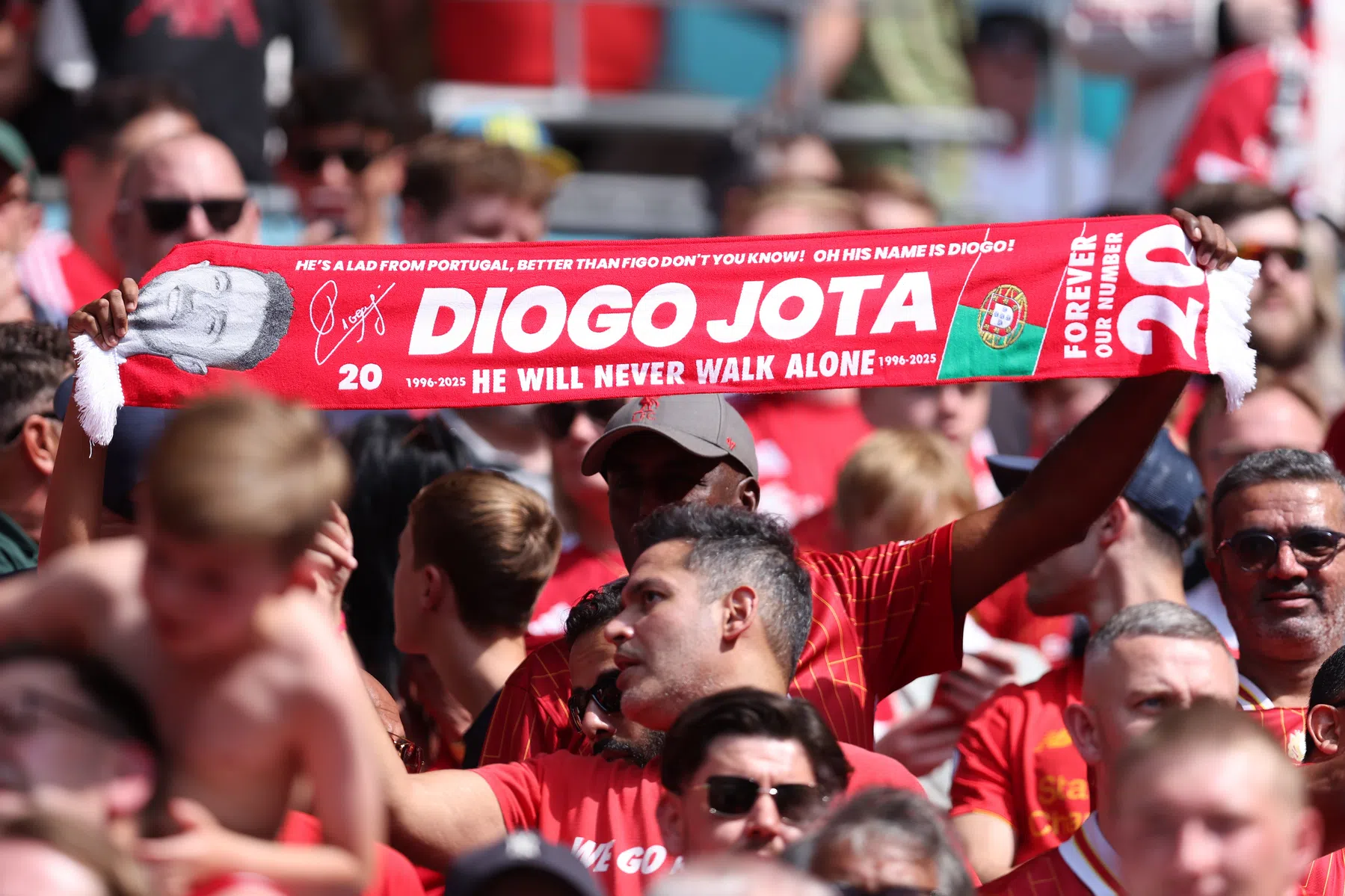 PSV eert overleden Diogo Jota bij Anfield – VoetbalNieuws