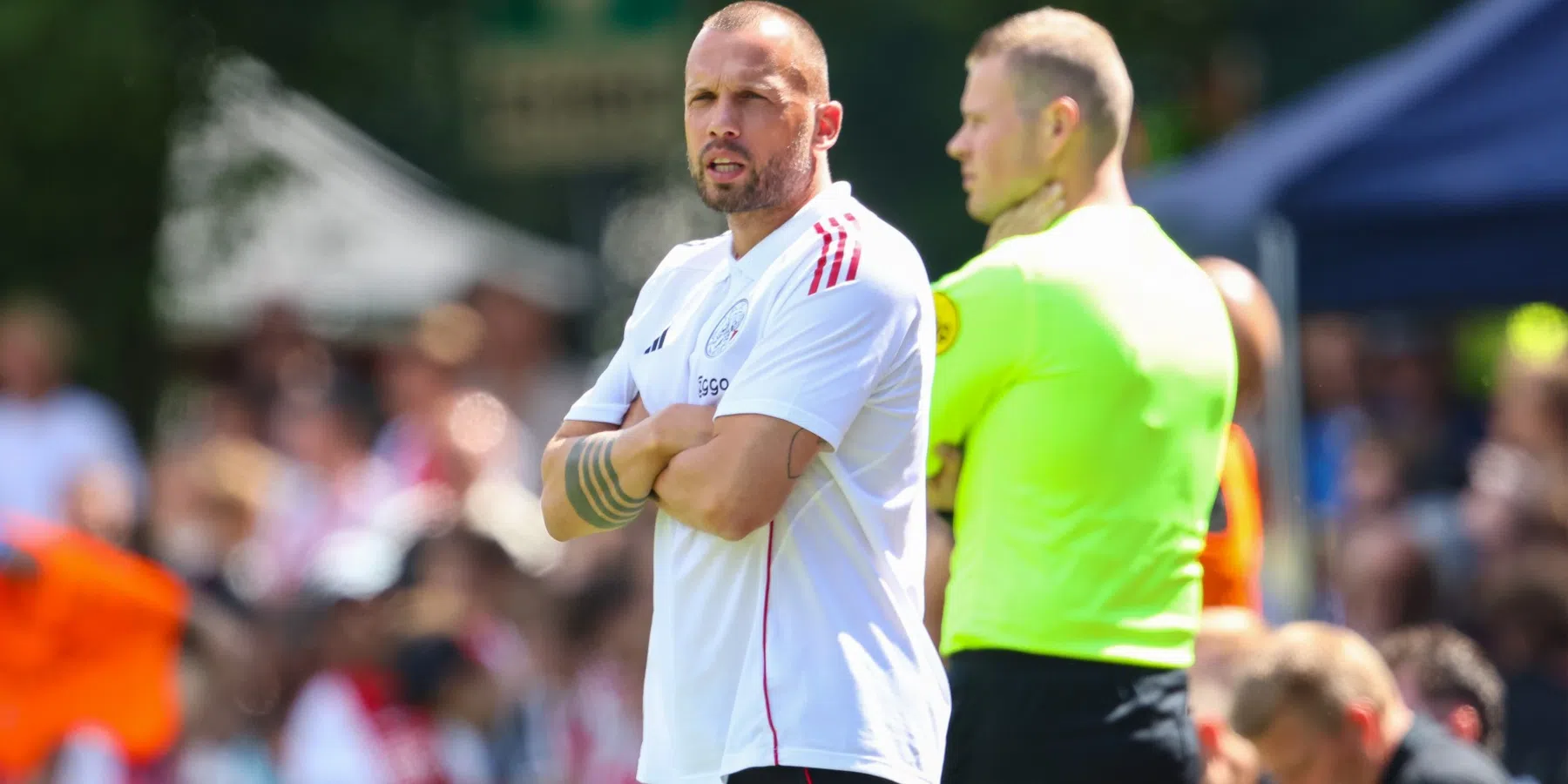 Heitinga geeft selectie-update: Brobbey niet op tijd fit, verdediger twijfelgeval 