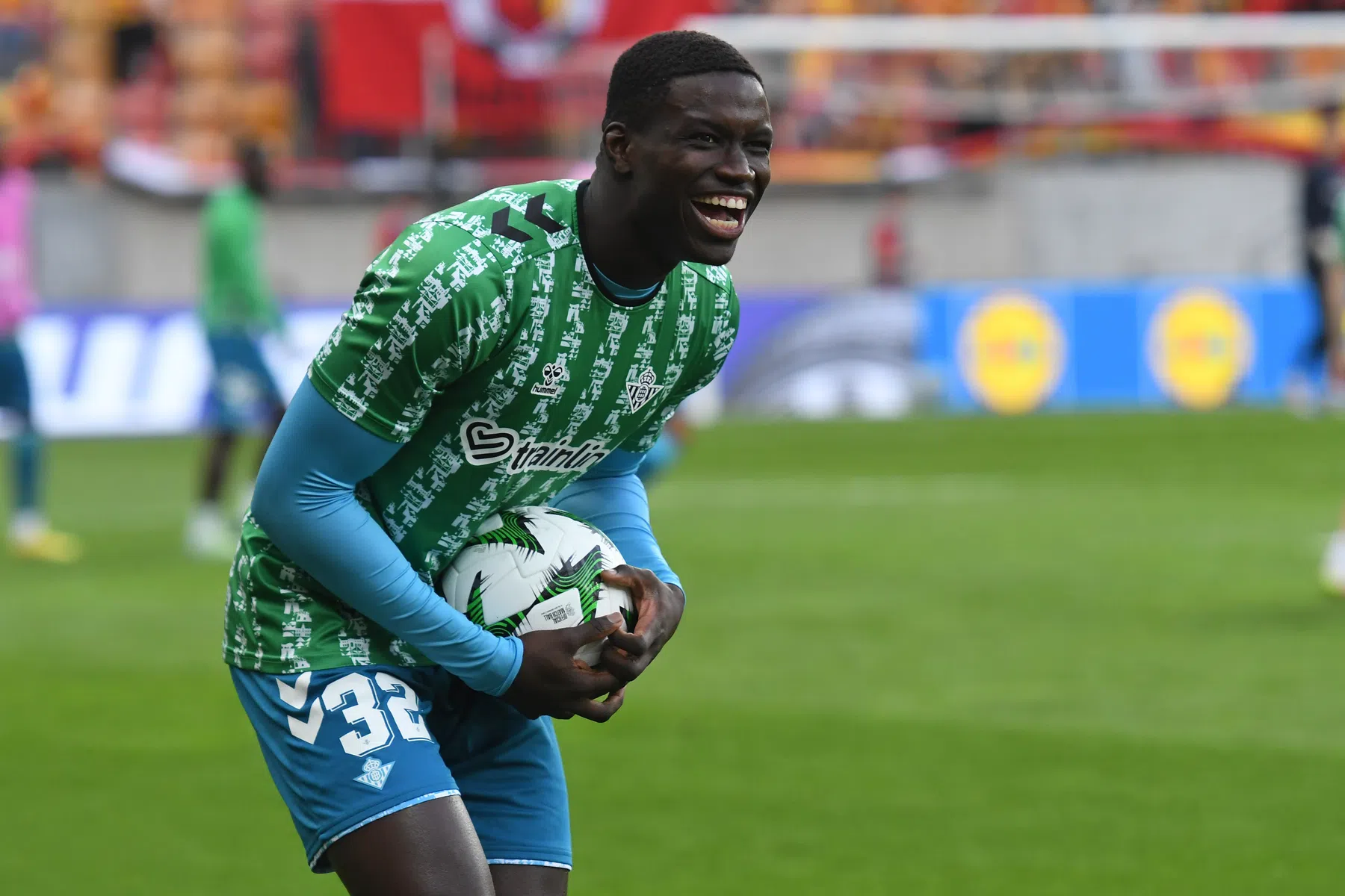 Transfer Nobel Mendy naar Rangers klapt na mislukte medische keuring | VN