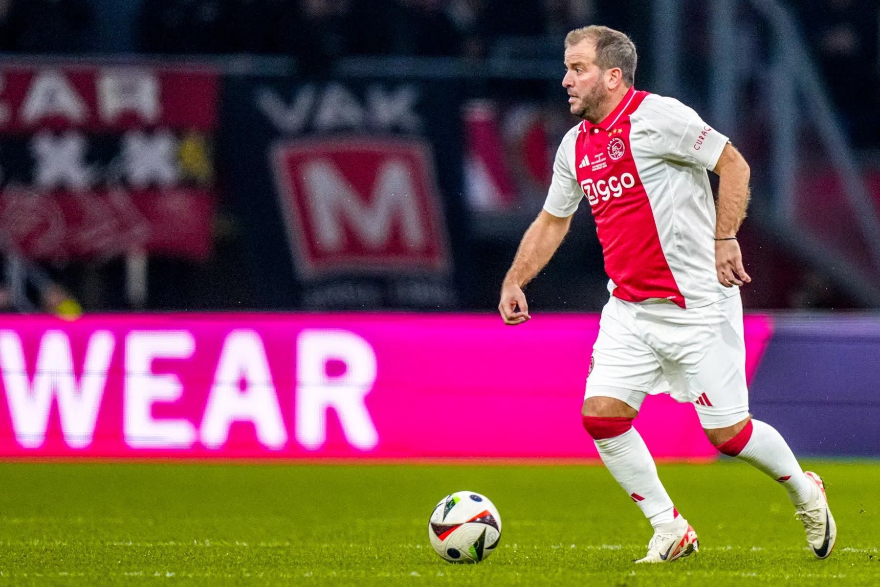 Van der Vaart kritisch op Ajax: 'Geen creatieve nummer 10' | VoetbalNieuws
