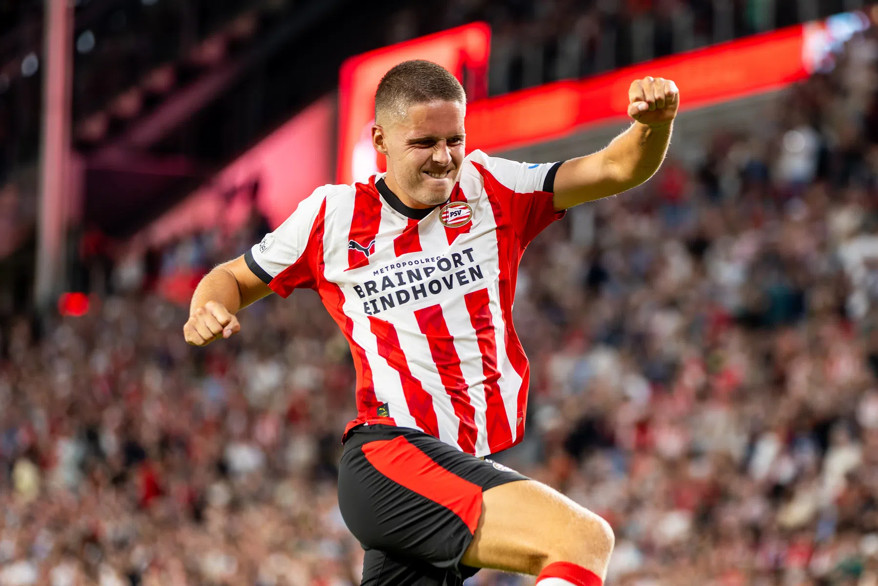 PSV zonder Joey Veerman tegen FC Groningen door bovenbeenklachten | VoetbalNieuws