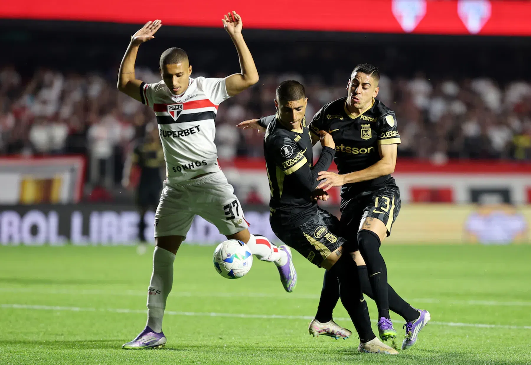 PSV stuit op Sao Paulo bij komst Henrique Carmo: huurdeal voorlopig van tafel | VN