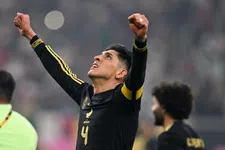 Thumbnail for article: Ajax grijpt mis: Fenerbahçe maakt melding van principeakkoord over Álvarez