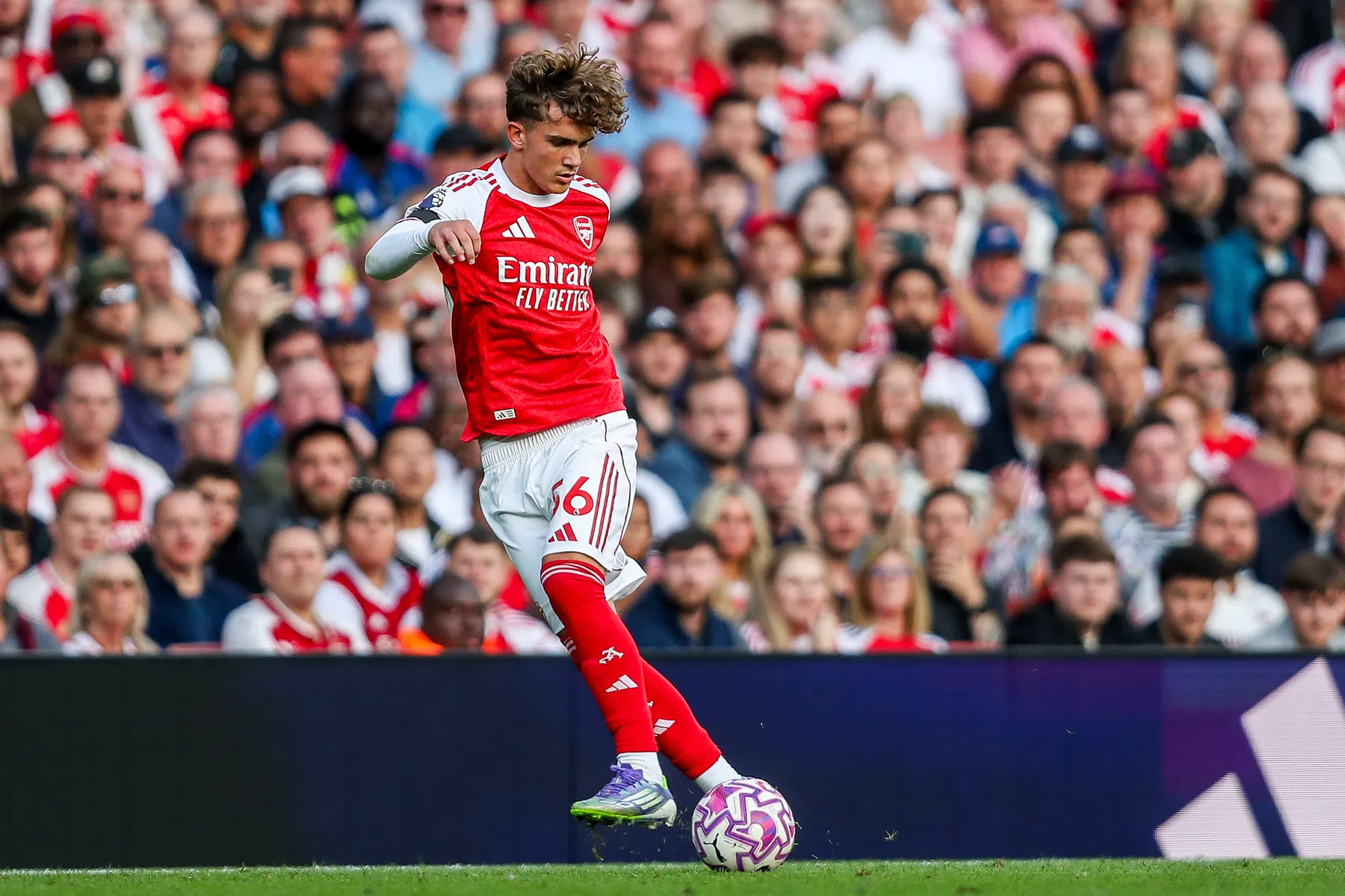Wie is Max Dowman? Vijftienjarige debutant van Arsenal | VoetbalNieuws
