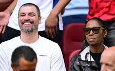 Thumbnail for article: Waarom de ouders van Jobe Bellingham verhaal haalden in de Dortmund-kleedkamer