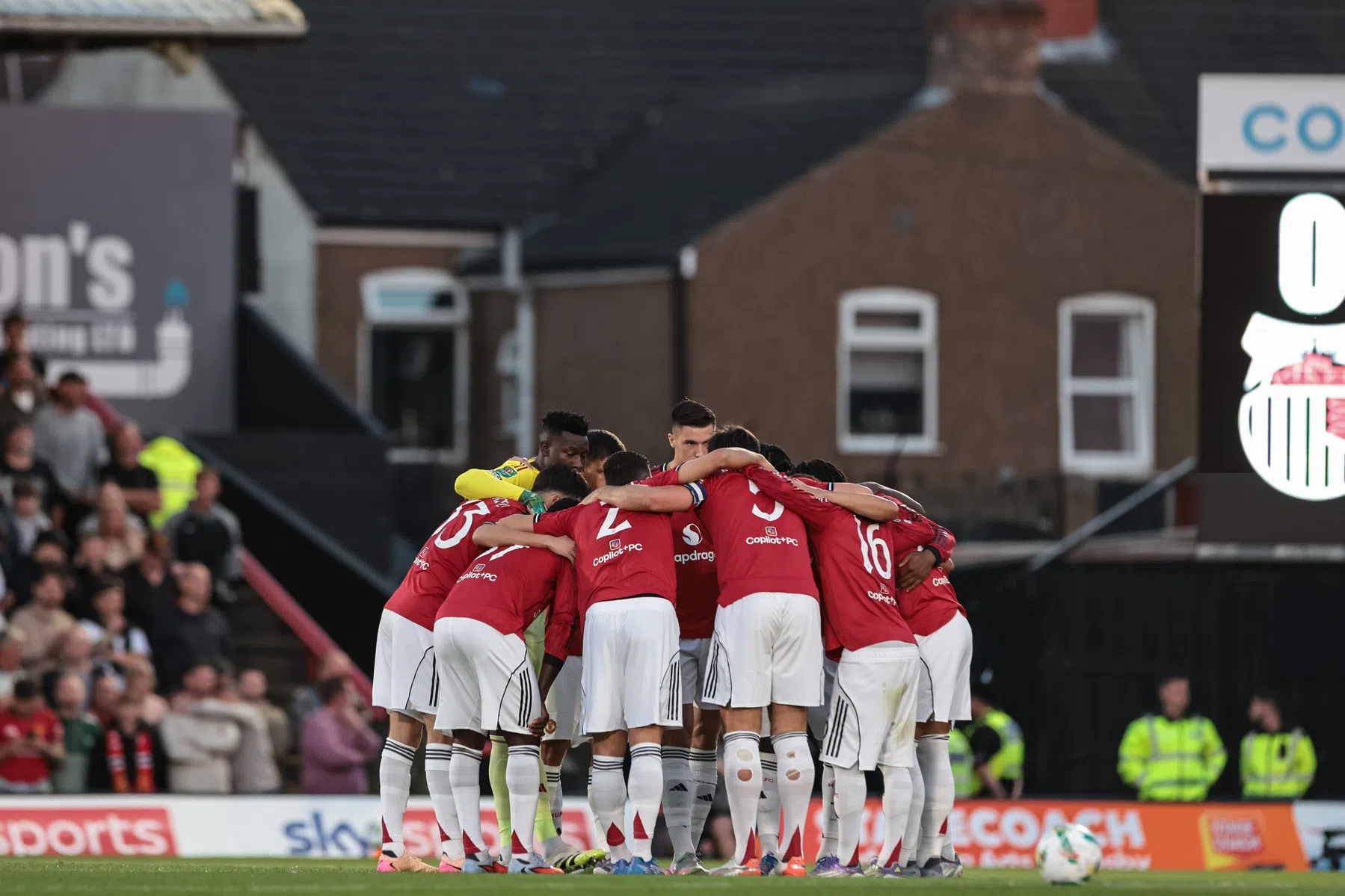 Waar en hoe laat kun je Manchester United - Burnley live kijken? | VoetbalNieuws