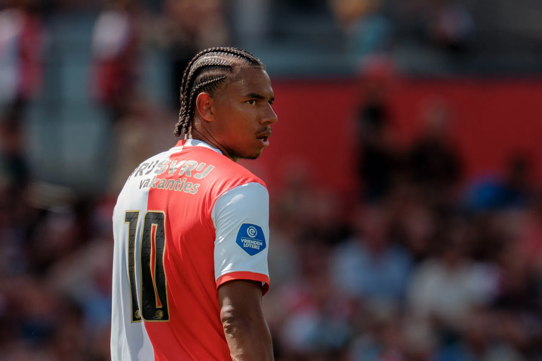 Calvin Stengs maakt overstap naar Pisa officieel rond met huurdeal | VoetbalNieuws