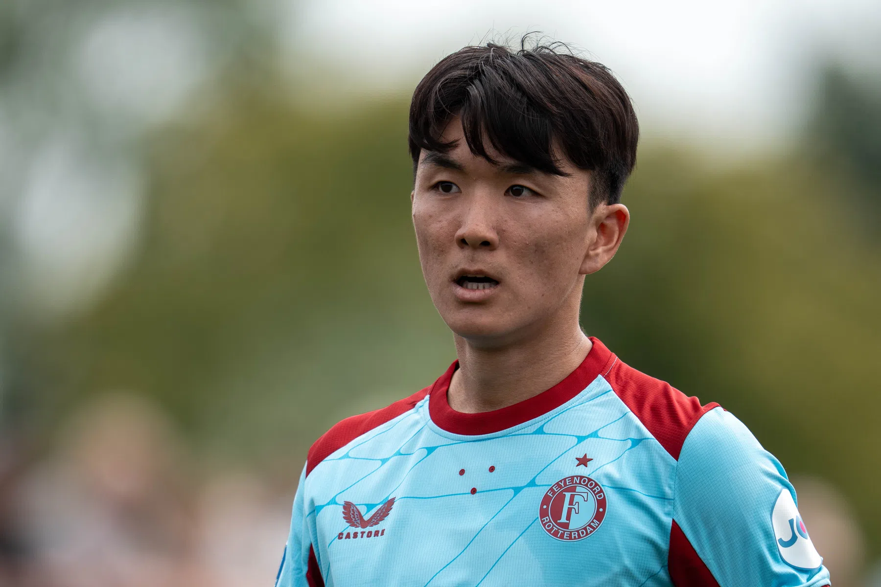 Feyenoord mist Inbeom Hwang in stadsderby tegen Sparta door blessure | VoetbalNieu