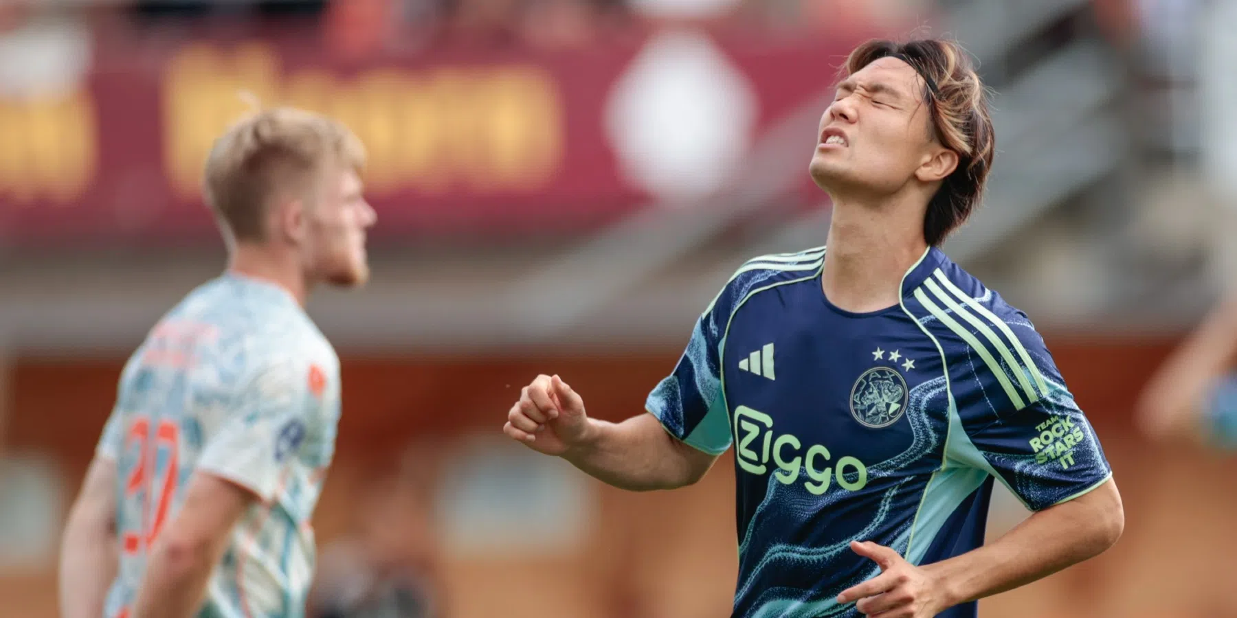Zwak Ajax morst weer punten en speelt gelijk tegen Volendam