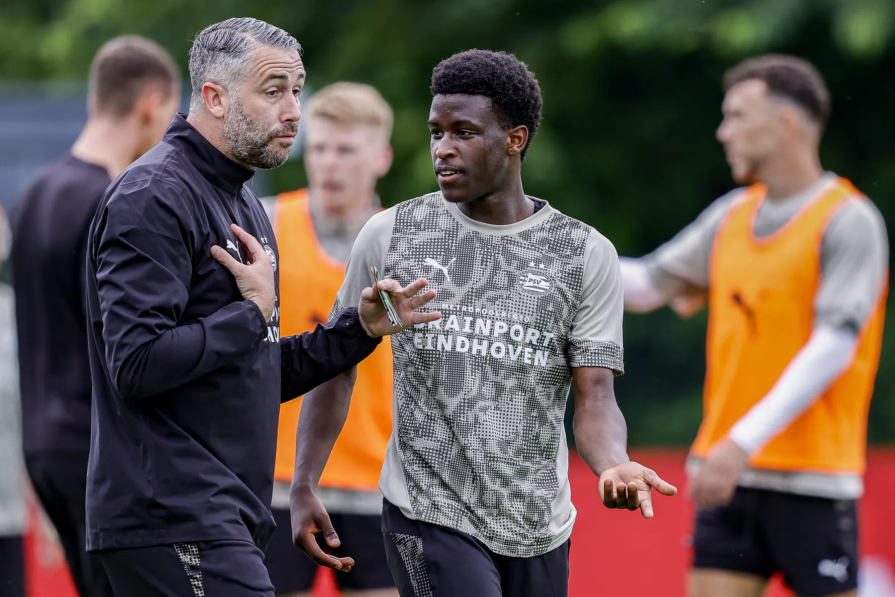 Babadi maakt tijdelijke overstap van PSV naar Royal Antwerp | VoetbalNieuws