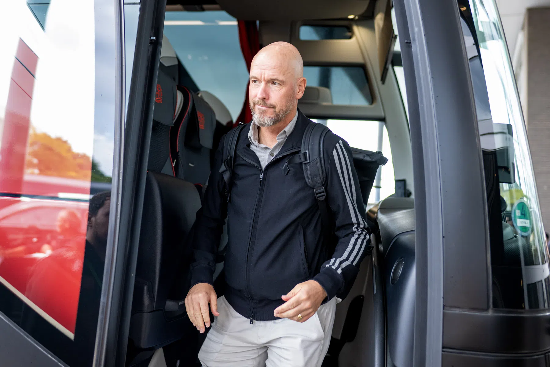 Ten Hag krijgt 6 miljoen euro mee na ontslag bij Bayer Leverkusen | VoetbalNieuws