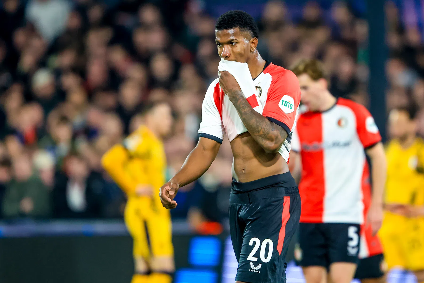 Officieel: Jeyland Mitchell op huurbasis naar Sturm Graz met koopoptie | VoetbalNi