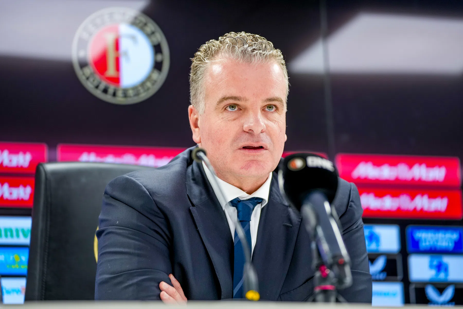Te Kloese reageert op kritiek Hartman en verdedigt Feyenoord-beleid | VN