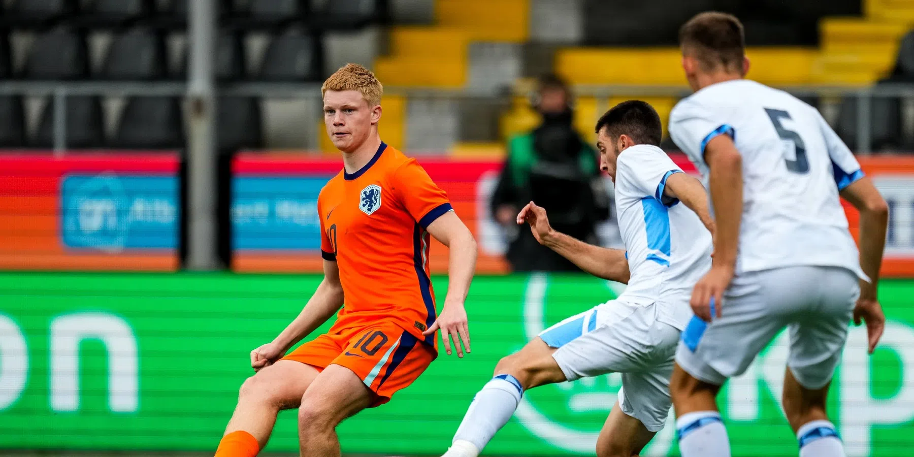 Jong Oranje vergeet zich te belonen en laat zege glippen na late gelijkmaker Israë