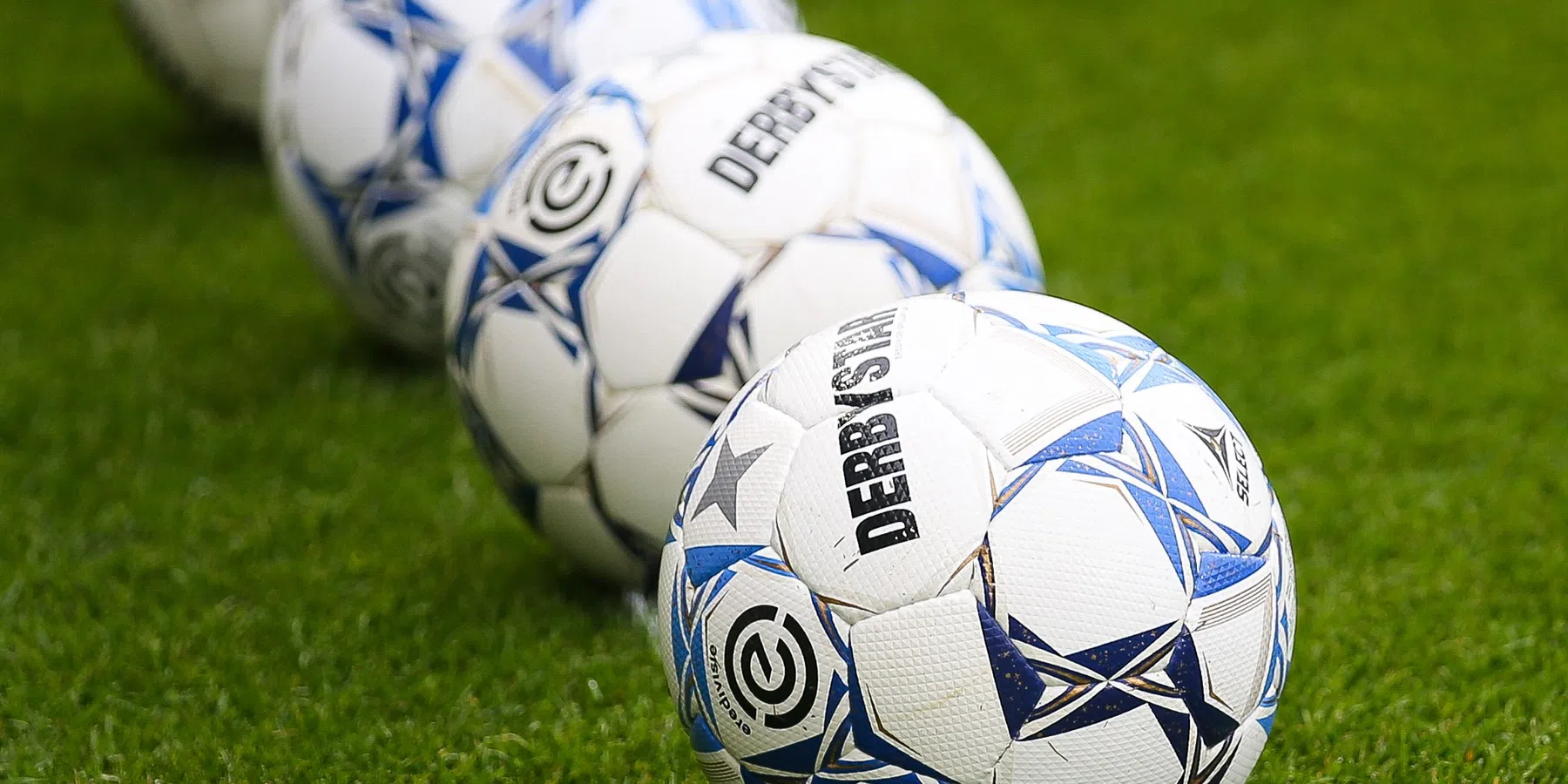 Eredivisie-topscorer geblesseerd langs de kant