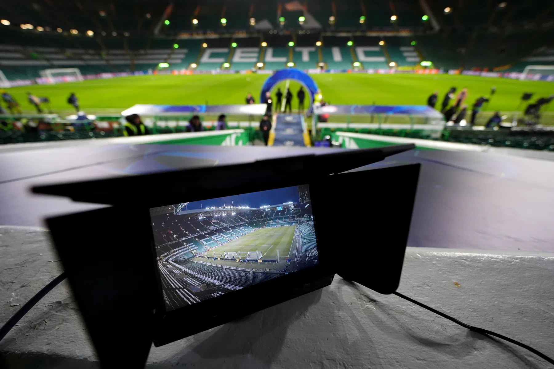 Waar en hoe laat kun je de Champions League-switch live kijken? | VoetbalNieuws