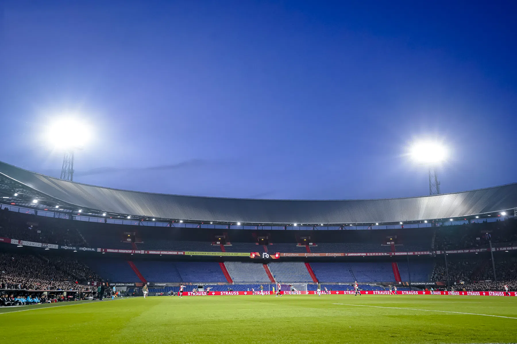 Feyenoord voert fysieke toegangspassen in na storing bij De Kuip | VoetbalNieuws