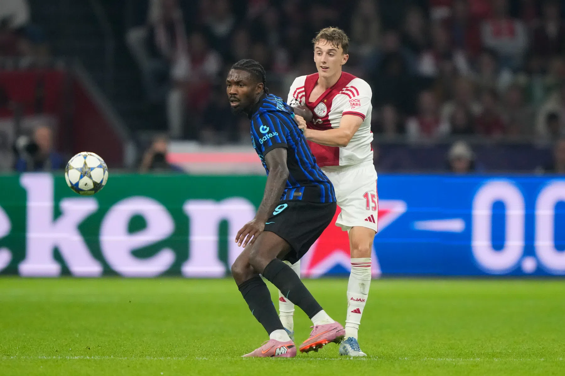 Twee goals van Thuram nekken Ajax 