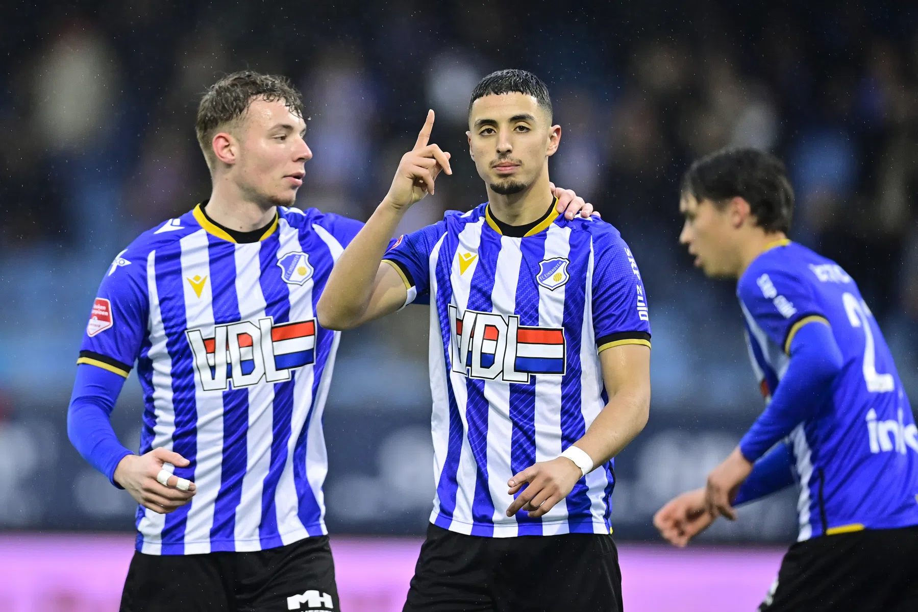 Naoufal Bannis tekent voor twee jaar bij Vitesse na Qatar-avontuur | VoetbalNieuws