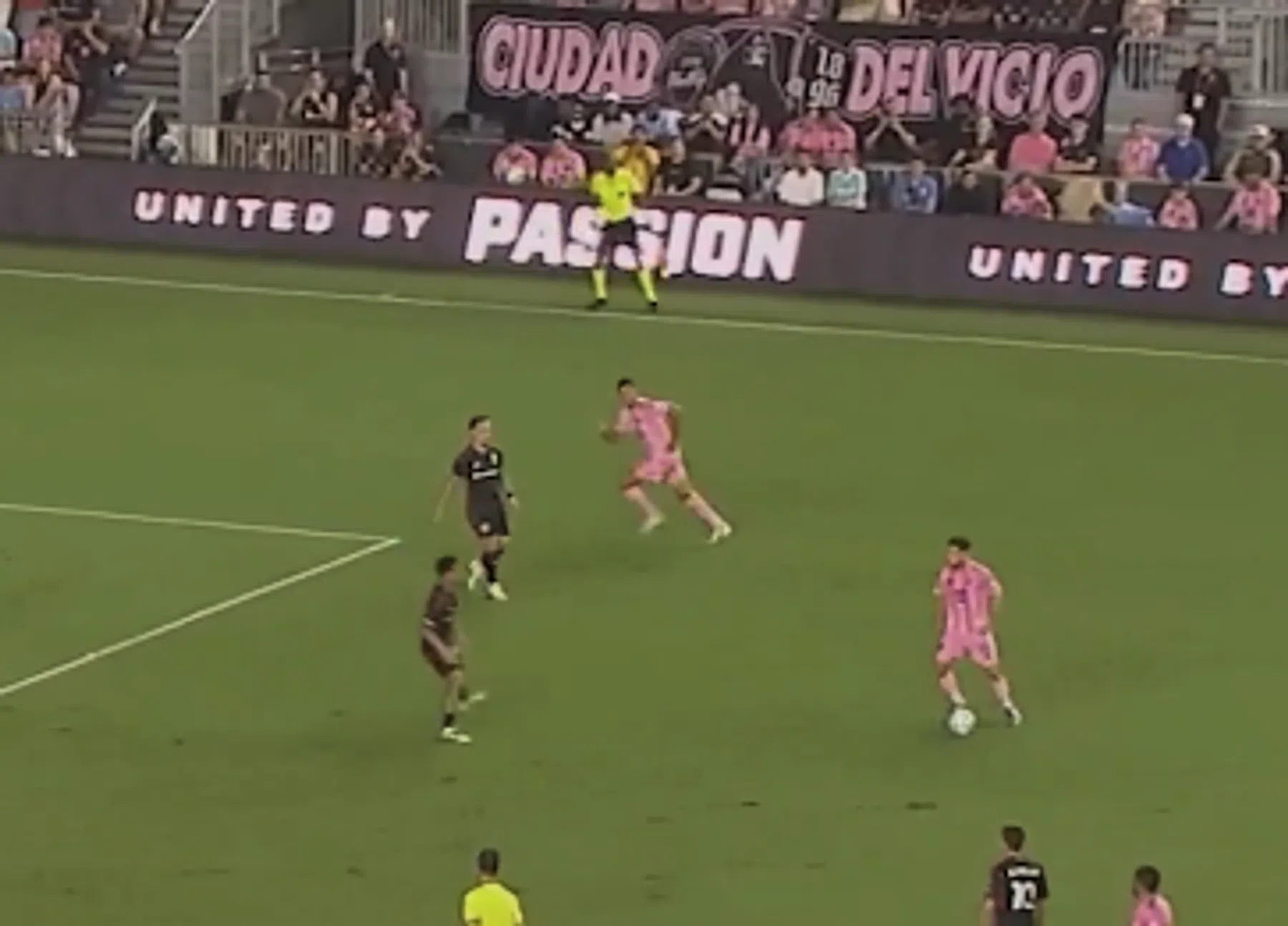 Messi steelt de show tegen DC United: Inter Miami op koers voor MLS play-offs