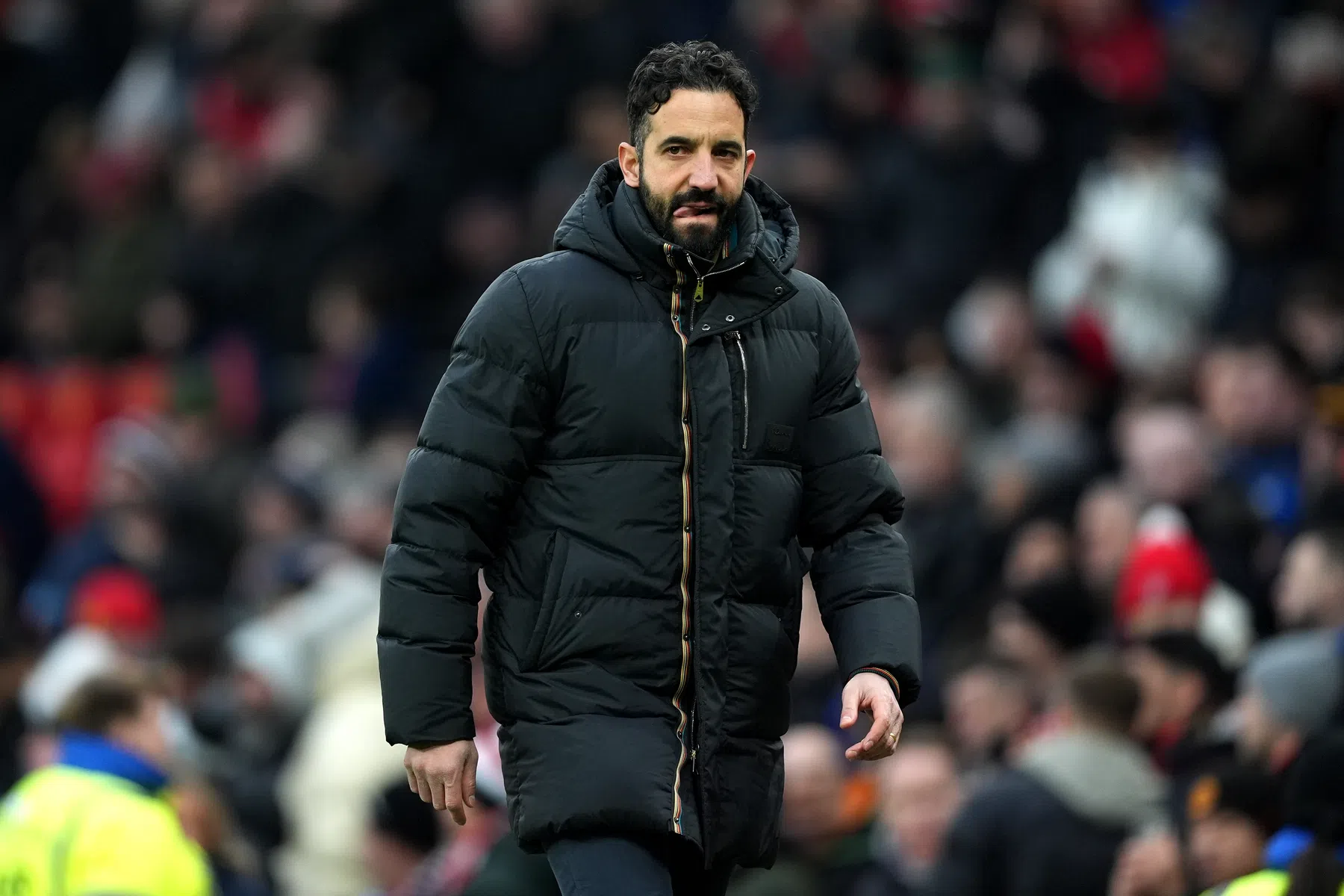 Manchester United wil nieuwe keeper én Baleba als middenvelder | VoetbalNieuws